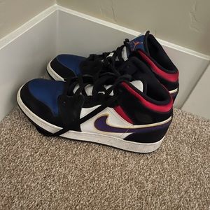 Jordan 1 Mid
